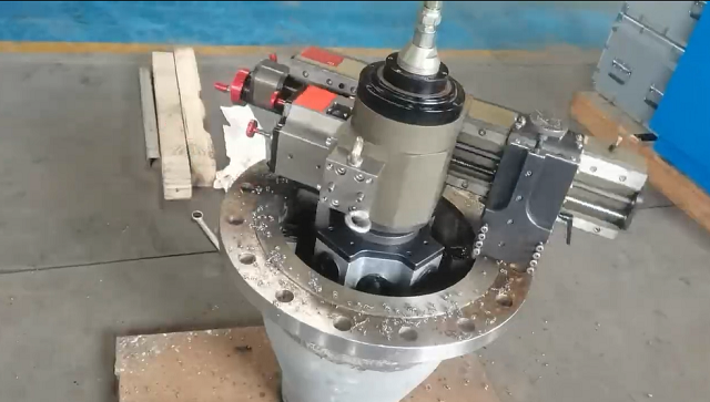 Online processing and repair of moving equipment